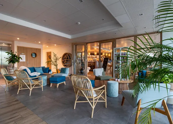 Shana Hotel & Residence