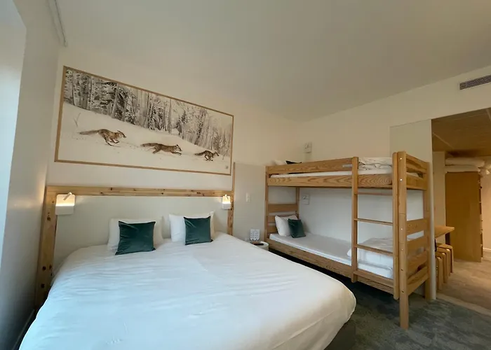 Shana Hotel & Residence