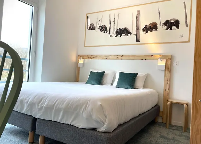 Shana Hotel & Residence