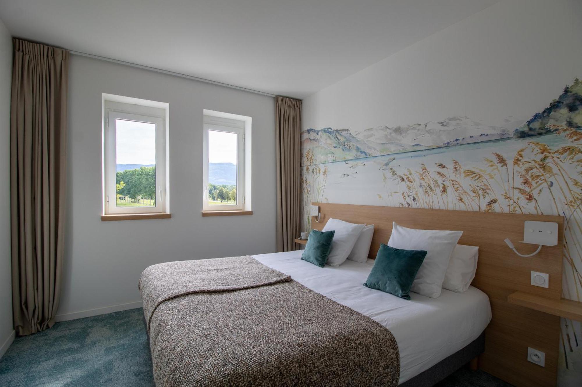 Shana & Hotel 3*